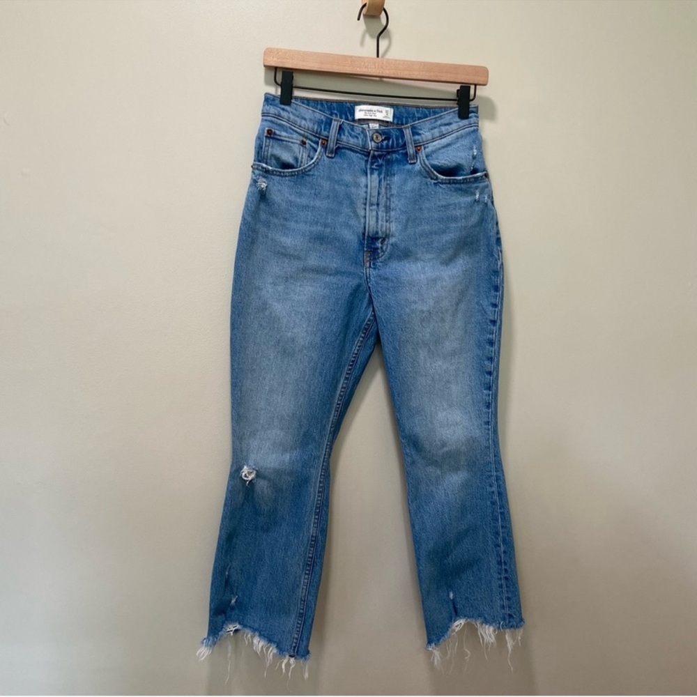 Abercrombie & Fitch Kick Flare Ultra High Rise Curve Love Jeans sz 27/4 SHORT